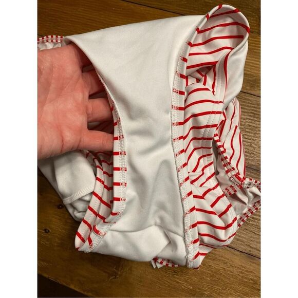 Vince Camuto Swim 8 one piece swimsuit red white striped ruffles off shoulder - Picture 6 of 6